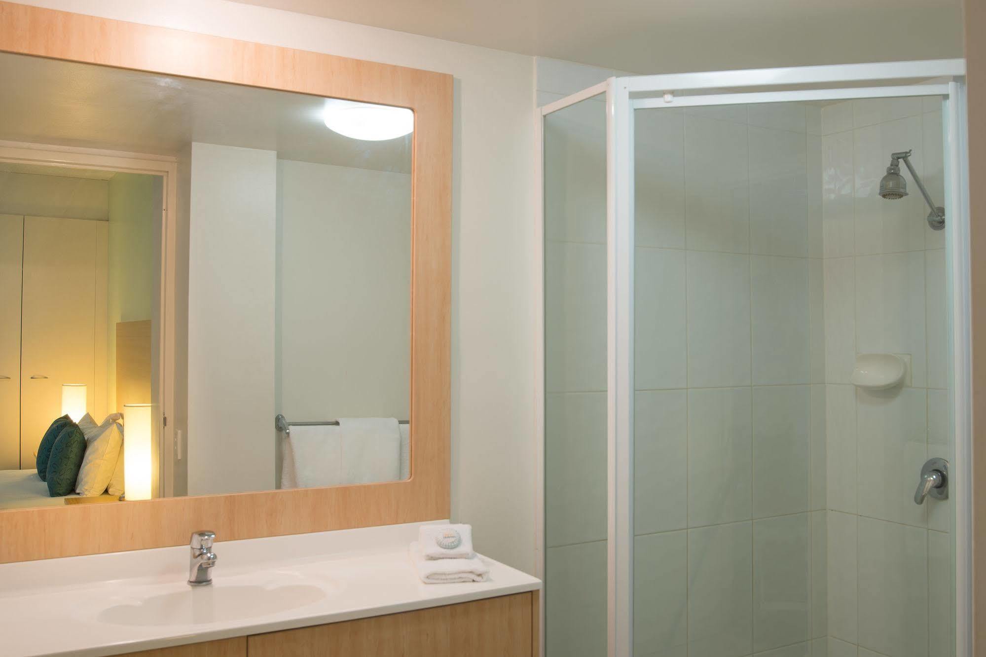Sandy Point Beach Resort Gold Coast Ngoại thất bức ảnh